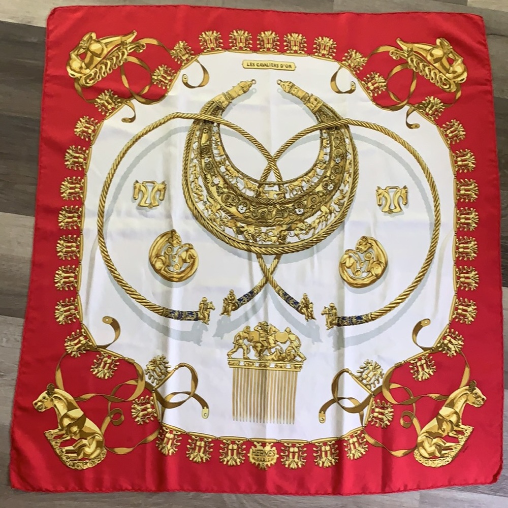Vintage Hermès Paris carra 90 Lecavalier d’or silk wrap head scarve